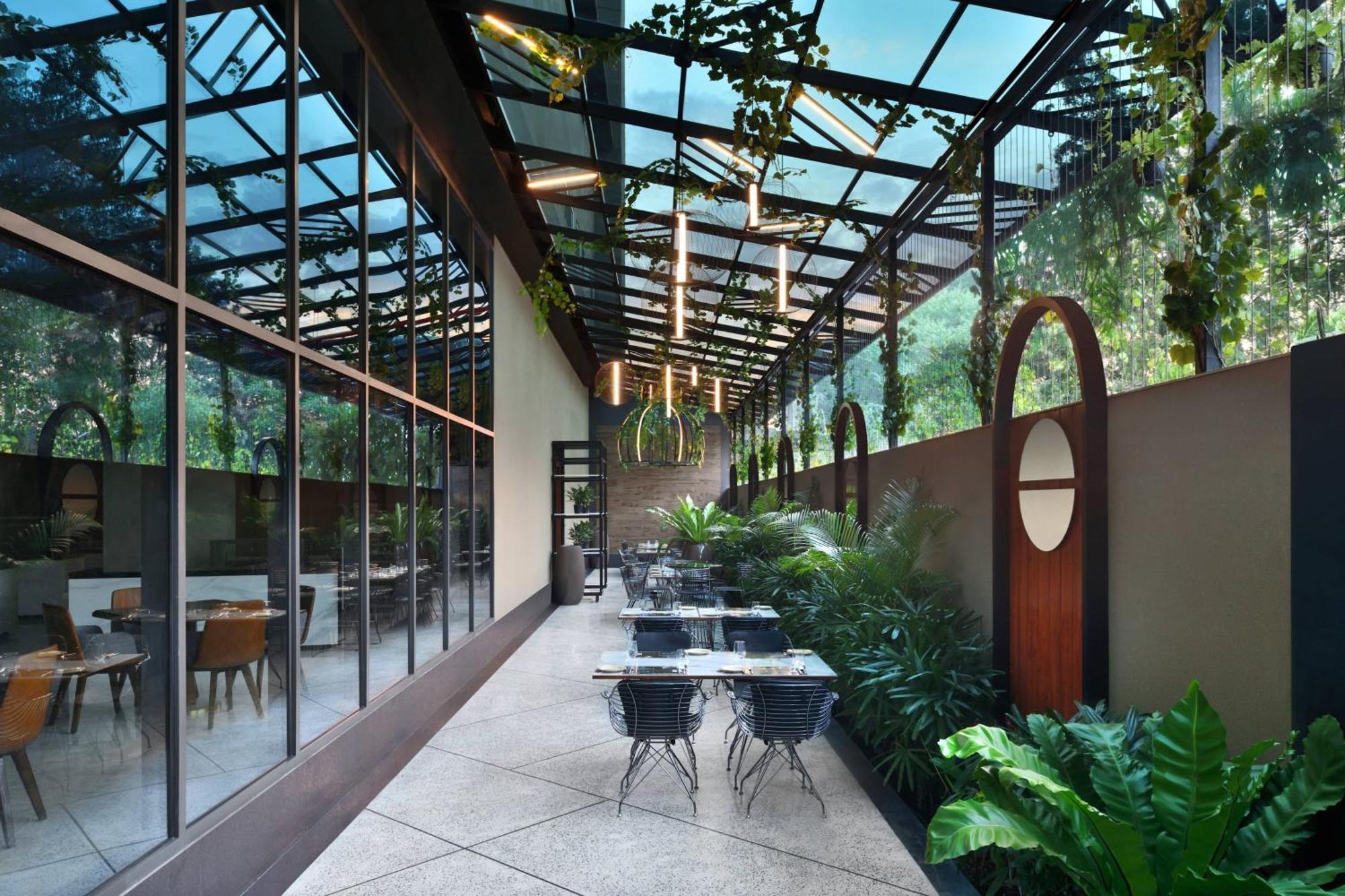 Courtyard By Marriott Nashik Hotel Exterior photo