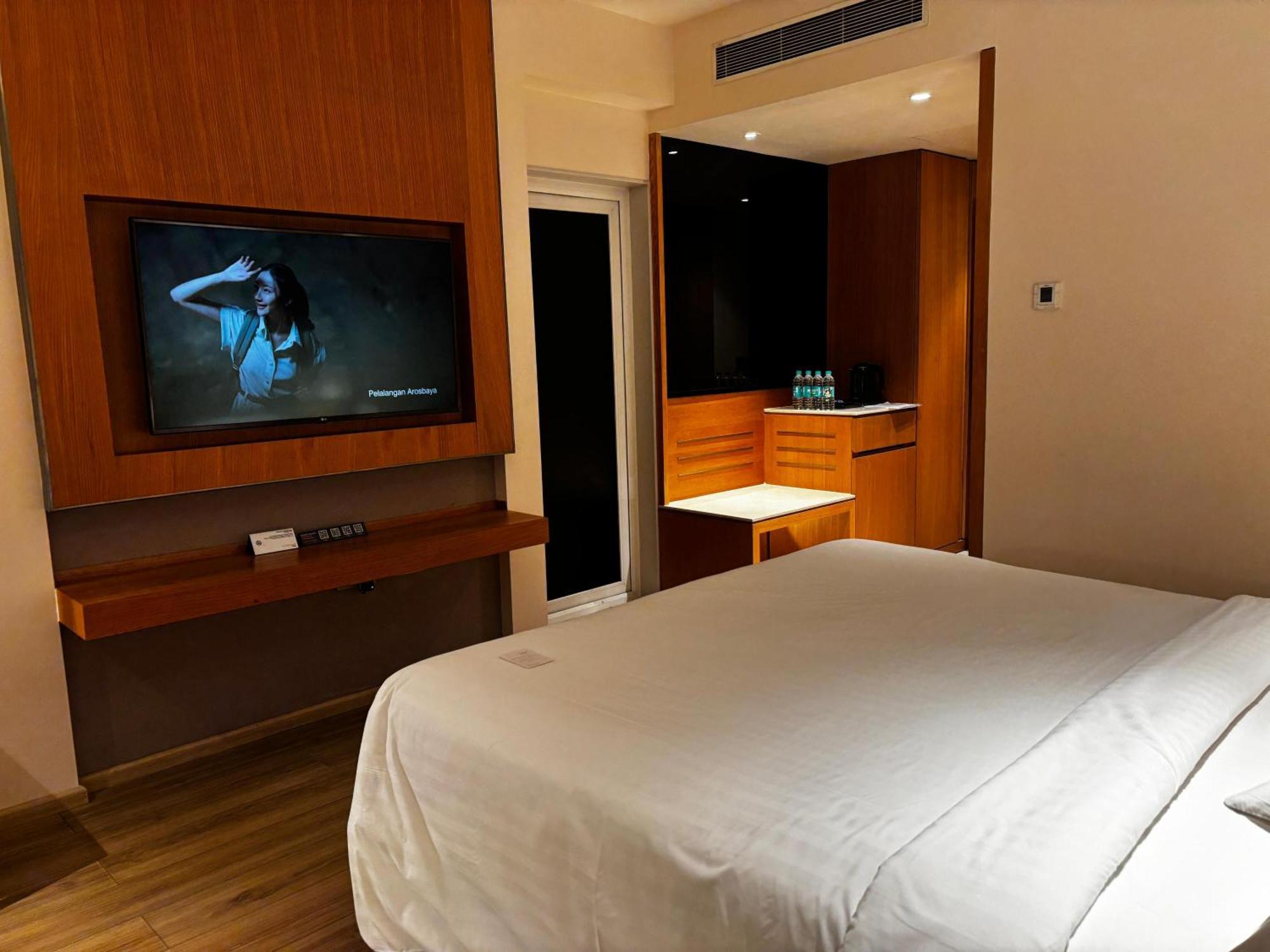 Courtyard By Marriott Nashik Hotel Exterior photo