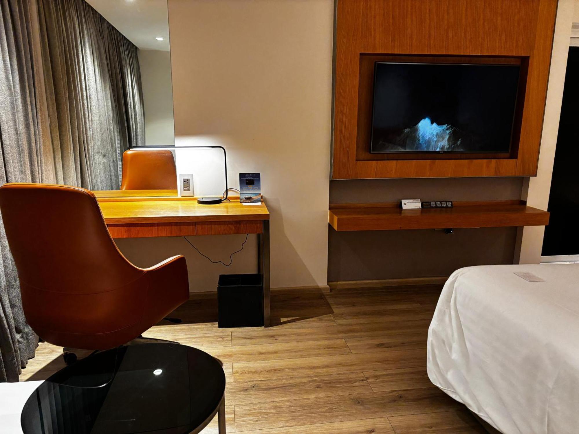 Courtyard By Marriott Nashik Hotel Exterior photo