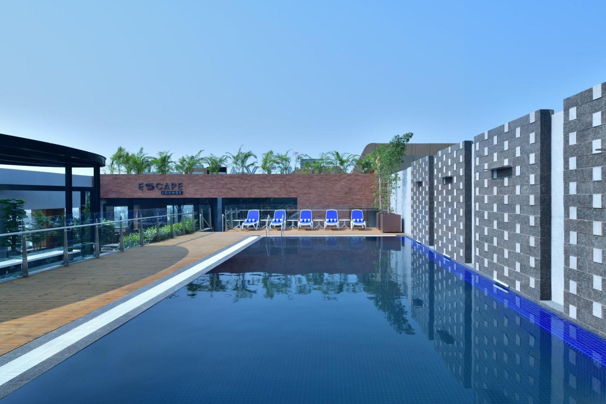 Courtyard By Marriott Nashik Hotel Exterior photo